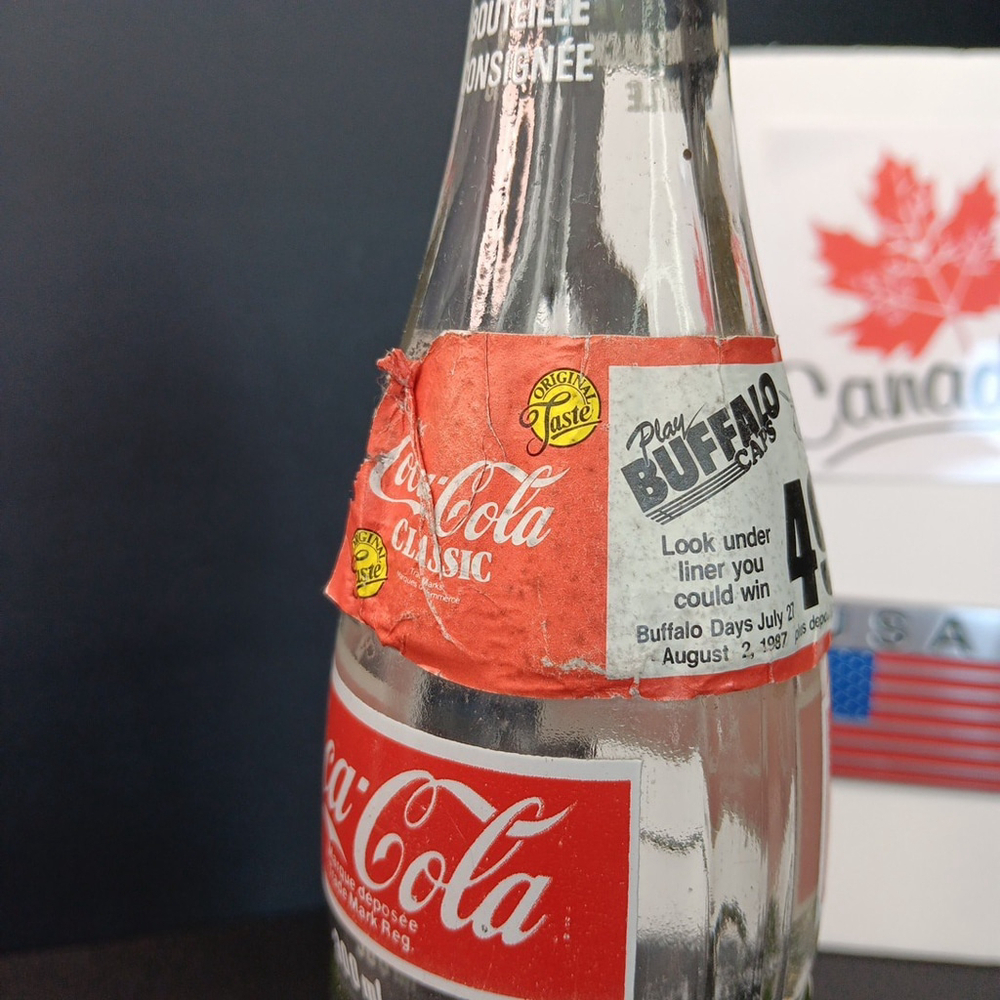 Vintage 1987 Coca Cola Canadian Bottle With Buffalo Caps Sticker 300ml Canada - Picture 3 of 12